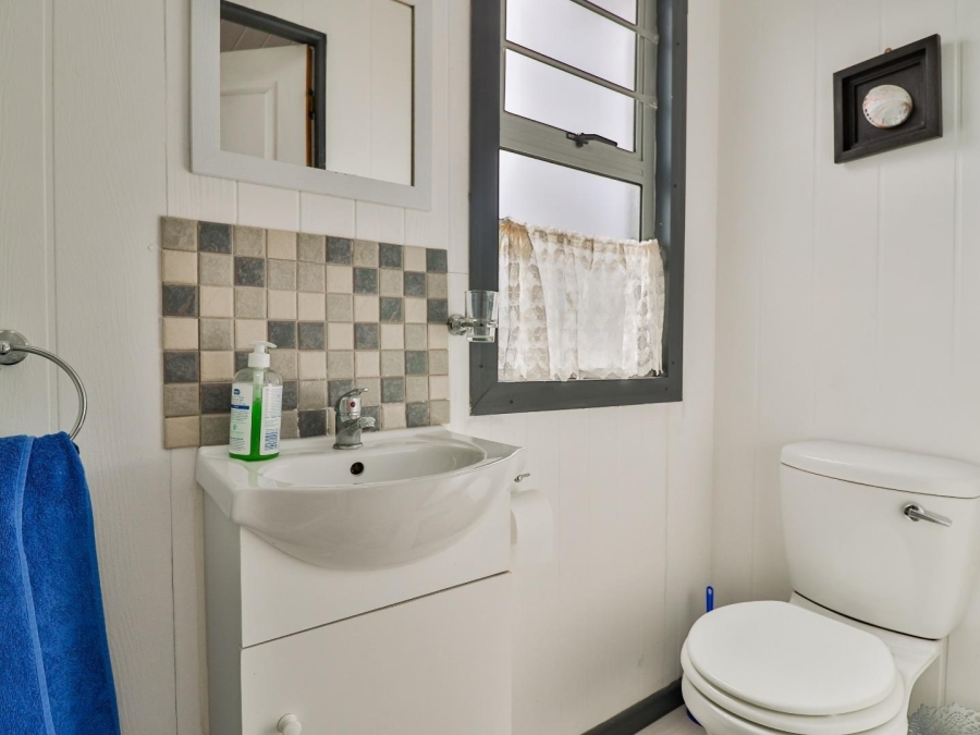 5 Bedroom Property for Sale in De Kelders Western Cape